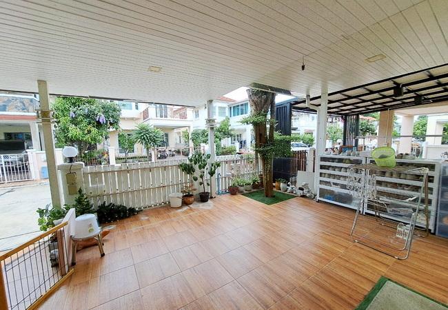 ขายบ้านแฝด หมู่บ้านชวนชื่น ศรีนครินทร์-เทพารักษ์ เนื้อที่ 36 ตร.ว. 2 ชั้น 3 นอน 2 น้ำ 3