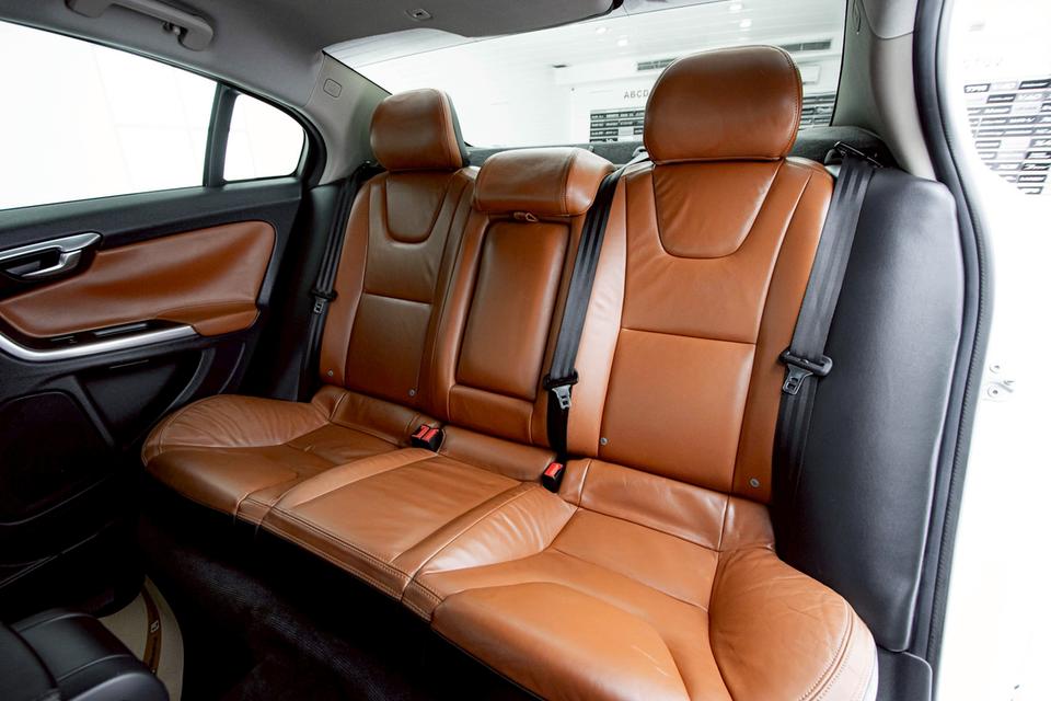 VOLVO S60 T4F S 1.6 2016 รูปที่ 14