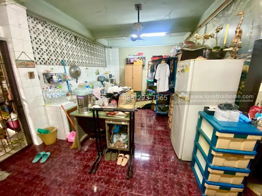 ขายตึกแถว 3.5 ชั้น ติดถนนใหญ่กรุงเทพ-ปทุมธานี ปากซอยสมประสงค์ มี 2 คูหา พื้นที่ 48 ตรว ทำเลดีมาก เหมาะแก่การลงทุน ใกล้แยกปทุมวิไล 10