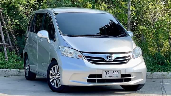 Honda Freed สีเทาสวย 2