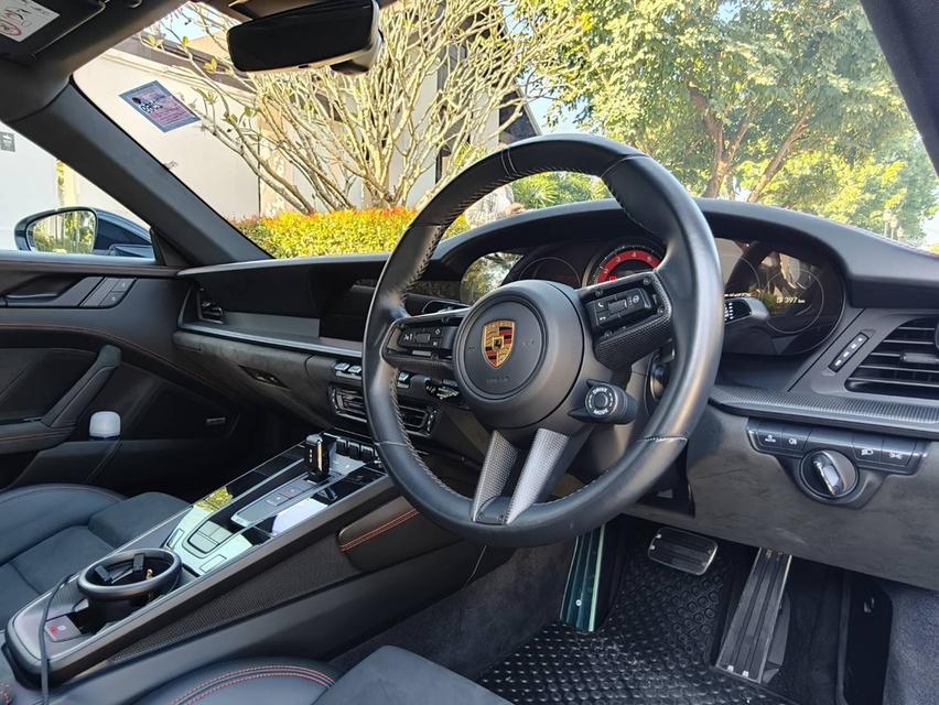 Purche 911 carrera4 GTS 13