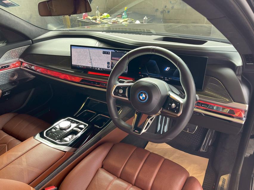 รหัสรถ PJP3414 ✨ 2023 BMW i7 xDrive60 M-Sport (First Edition) 9