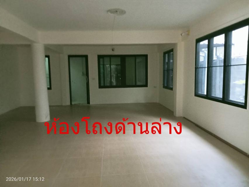 ขายบ้านทาวน์เฮ้าท์ 2 ชั้น พร้อมอยู่ หมู่บ้านธนะสิน ตบแต่งแล้ว 35 ตรว.อยู่นวมินทร์ 68 4