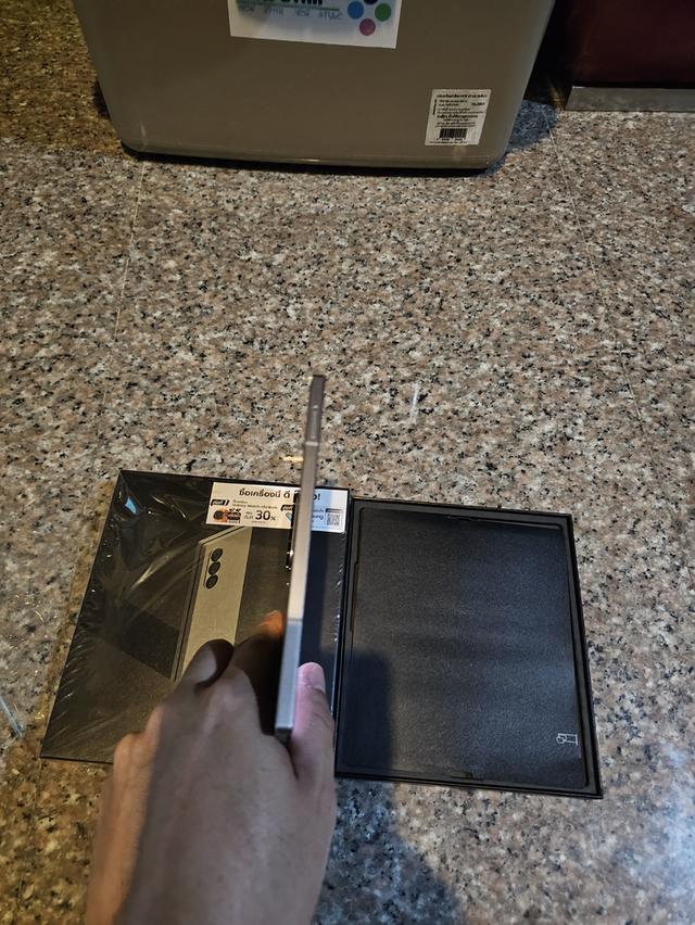 ขายๆๆๆถูกSamsungFold6 256กิ๊กRam12สีใหม่หายาก Shadow ยกกล่องอีมี่ตรงอุปกรยังไม่แกะเลยคับสูนTrueสภาพสวยการใช้งานดีเยี่ยมทุกๆฟังชั่นเครื่องรีสโตได้ตลอดไ 5