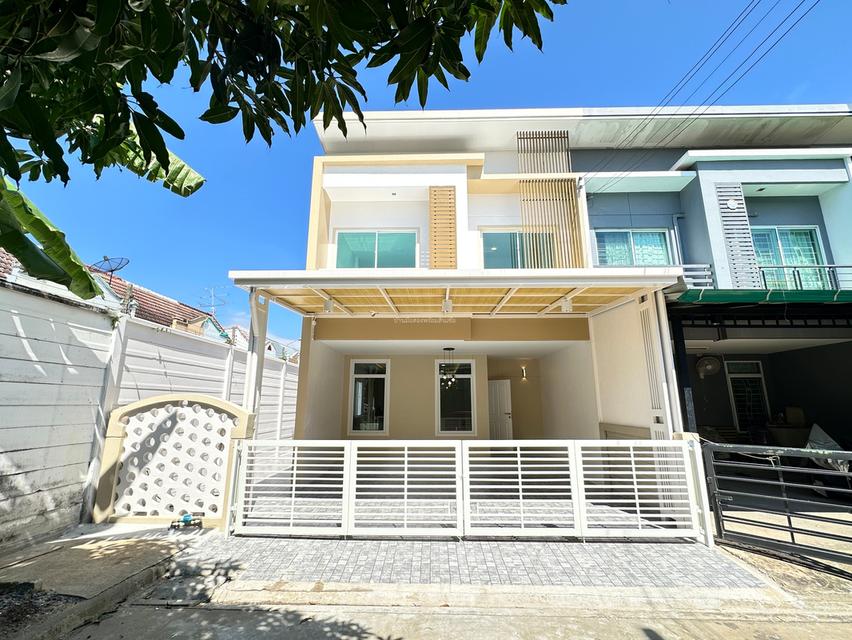 หมู่บ้านฮาบิเทีย เลียบคลองสอง 1