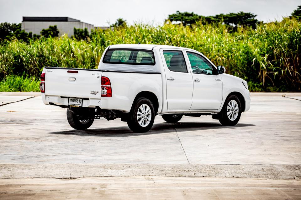 Toyota Vigo Champ Double Cab 2.7 E 4ประตู  ปี 2013 สีขาว 6