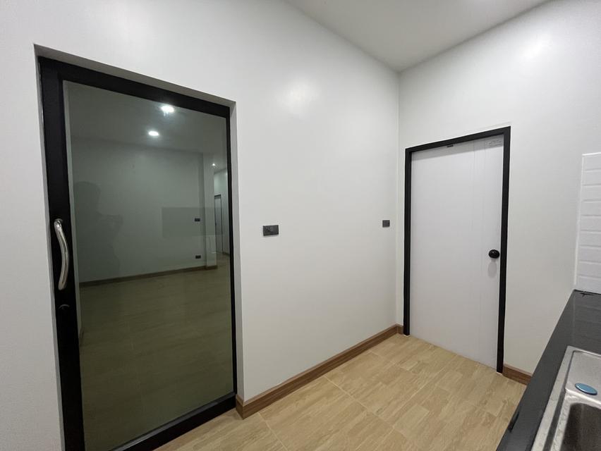 🏡 บ้านเดี่ยวที่มาพร้อมความเป็นส่วนตัวด้วยดีไซน์พิเศษ 2 ห้องนอน 2 ห้องน้ำ 1 ที่จอดรถ และสวน ส่วนตัวภายในบ้าน กับพื้นที่ใช้สอย 100 ตรม. ที่ดินเริ่มต้น 13