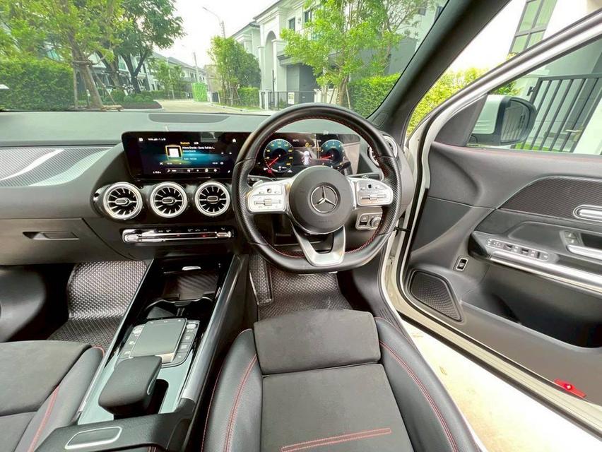 Mercedes-Benz GLA200 AMG 2022 13