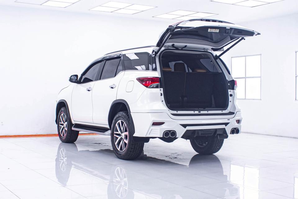 รหัสรถ 1D578 FORTUNER 2.8 V 4WD 2019 5