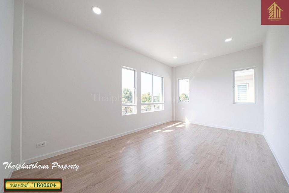 ไลฟ์ บางกอก บูเลอวาร์ด วงแหวน-พระราม 9 6