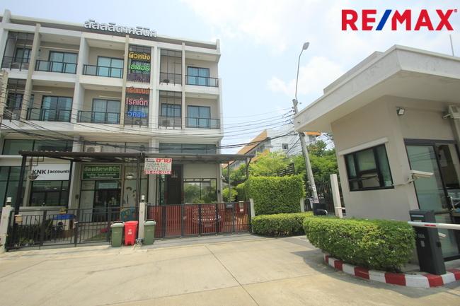 ทาวน์โฮมเวิร์คเพลสราชพฤกษ์จรัญ13 workplace โฮมออฟฟิศ4ชั้น ตกแต่งต่อเติม เฟอร์ แอร์ บ้านสวย พร้อมอยู่ 44.3วา หลังแรกติดป้อมยาม 17