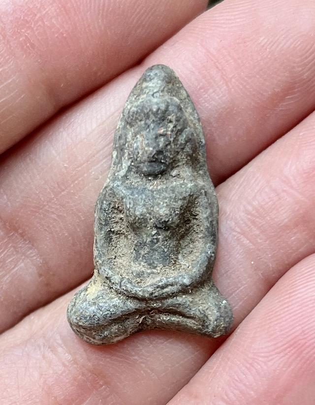 พระร่วงนั่งพระกรุเก่าๆ