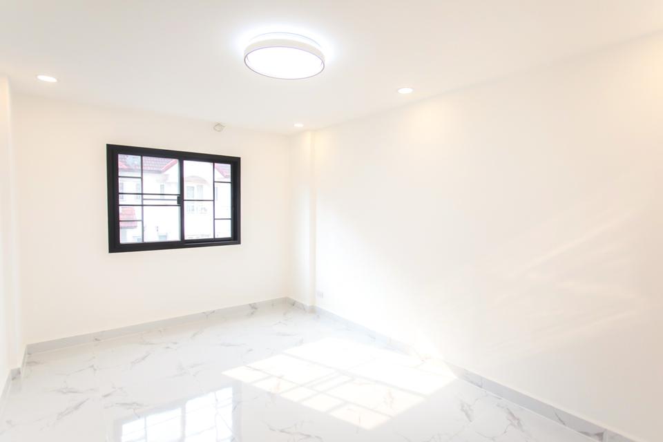 ขายด่วน! ทาวน์โฮม 3 ชั้น ทำเลนวมินทร์ 135 ในหมู่บ้าน Private Villa รีโนเวทใหม่สวยๆ พื้นที่คุ้มๆ รีบทักมาจองเลยค่ะ 14