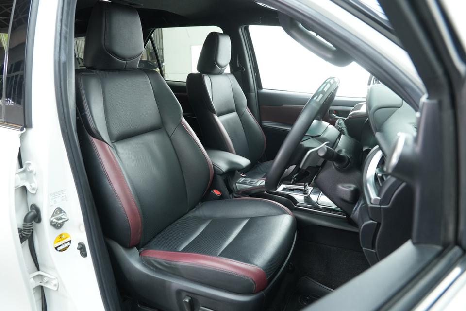2020 TOYOTA FORTUNER 2.8 LEGENDER BLACK TOP 2WD SUV สีขาว-ดำ เลขไมล์ 99877 กม. 14