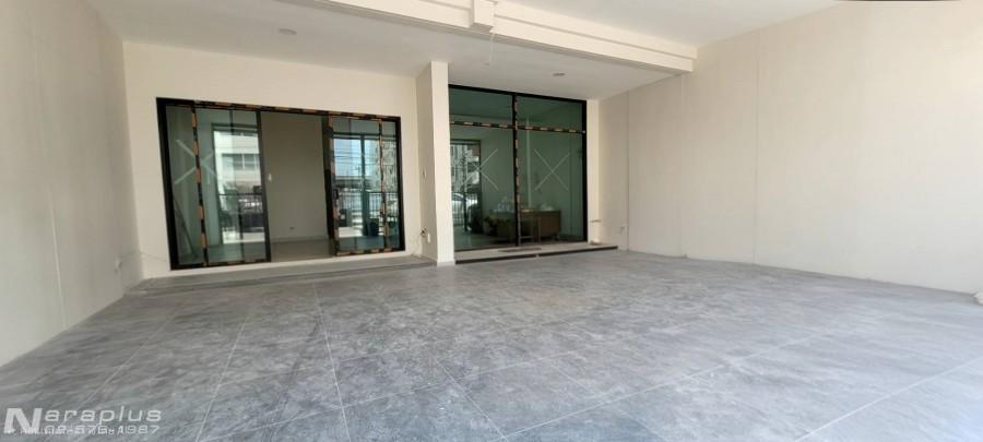 Listing No. 68030280 : ขายทาวน์โฮม 3 ชั้น 2 คูหา เหมาะสำหรับทำธุรกิจ โครงการ บ้าน ปริญ รามอินทรา-วัชรพล บางเขน กรุงเทพ 2