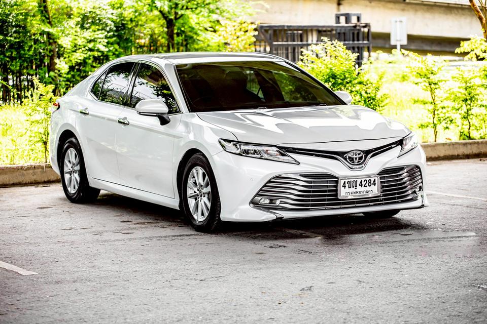 Toyota Camry 2.0G ปี 2019 สีขาว