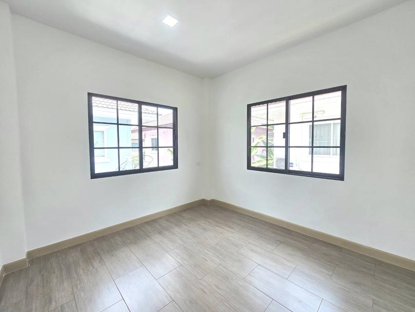 หมู่บ้านนนทวีวิลล์5 ถนนมิตรไมตรี คู้ซ้าย หนองจอก บ้านเดี่ยว2ชั้น หลังมุม 16