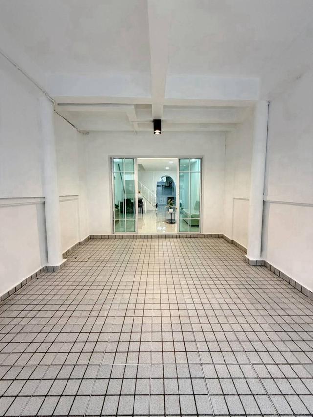 หมู่บ้านบัวทอง2  ติดรถไฟฟ้าสายสีม่วง สถานีคลองบางไผ่ ทาวน์เฮาส์ 2 ชั้น   ตกแต่งใหม่พร้อมอยู่ 2