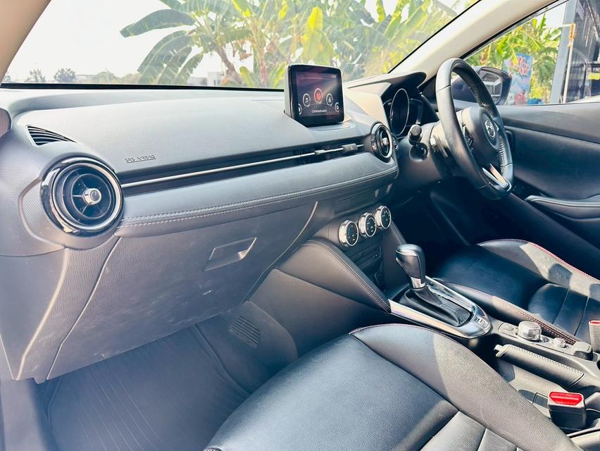 รถบ้านเข้าใหม่ สวย เดิม เข้าศูนย์ตลอด วารันตีหลังการขาย #MAZDA 2 Skyactiv 1.3 High Connect ปี2017จด2018 สีน้ำตาลเข้ม เกีรย์ออโต้ เครื่องเบนซิน ราคา รูปที่ 16