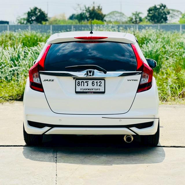 รถบ้านแท้ ราคาดี ไมล์6x,xxxโลรถวัยรุ่นนิยม สวย เดิม หล่อๆเท่ห์ ทรงนี้ถูกใจวัยกำลังหารถไปใช้ขับ แต่งRS  #HONDA NEW JAZZ (GK) 1.5V ปี2019 สีขาว เกียร์ออ รูปที่ 4