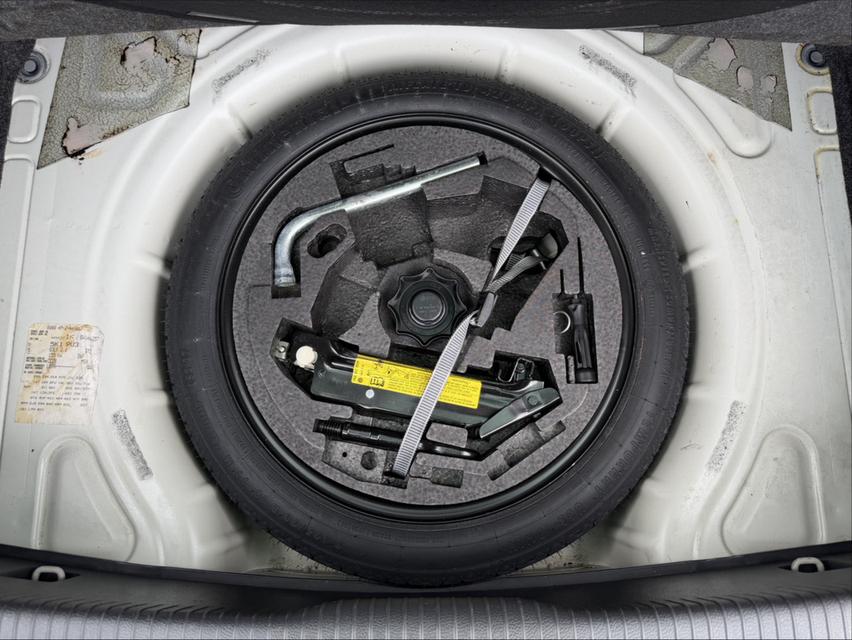 Volkswagen Golf GTI 5D (MK6) LCi ปี 2012 10