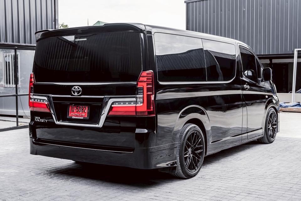 รหัสรถ 67GG5082 Toyota #lMAJESTY LOOK ตัวรถ Hiace 2.8 รถตู้ 4แถว 15