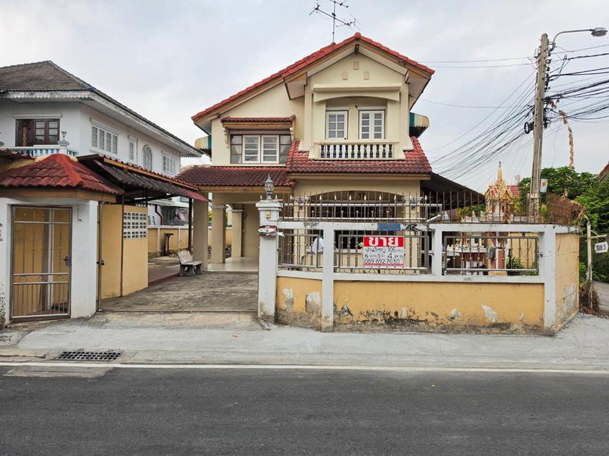 หมู่บ้านราชพฤกษ์ ซอยวัดกู้ ขายบ้าน 2 หลัง บนเนื้อที่ 106 ตารางวา 6 ห้องนอน 4 ห้องน้ำ จอดรถ 3 คัน ใกล้รถไฟฟ้าสีชมพู ห้าแยกปากเกร็ด 1