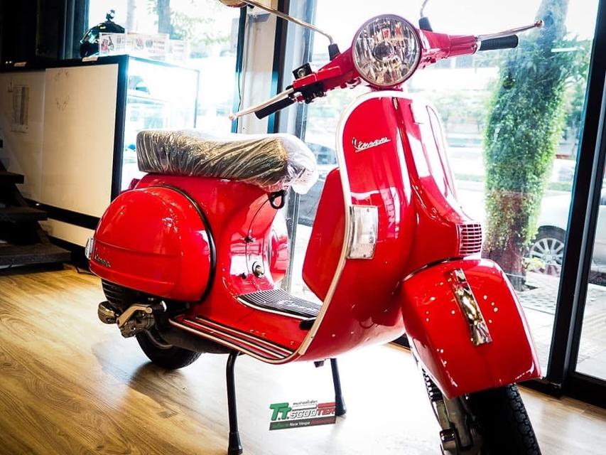 ปล่อย Vespa PX 125 ปี 2017 สีแดง