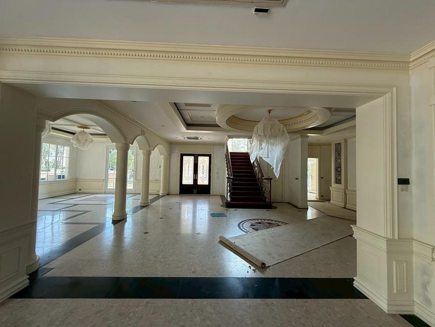 ขายบ้านหรู หมู่บ้านแกรนด์โมนาโค ถนนเลียบวงแหวนกาญจนาภิเษก ใกล้เมกะบางนา 4