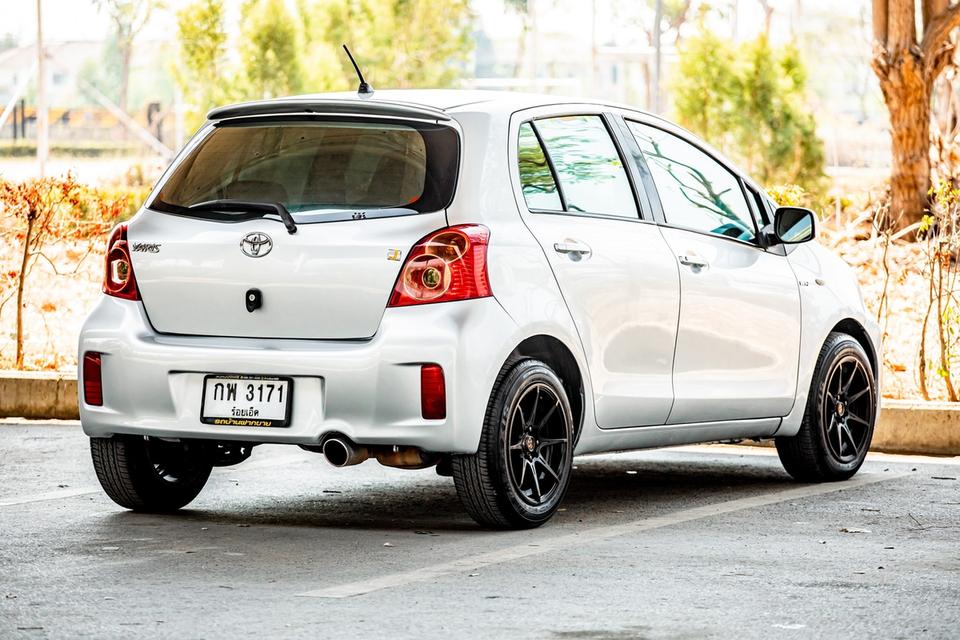 Toyota Yaris 1.5J ปี 2012 เกียร์ออโต้ สีเทา 4