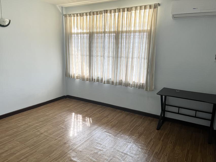 ขาย / ให้เช่า ทาวน์เฮ้าส์ 3 ชั้น ใจกลางเมือง สุทธิสาร–อินทามระ 17