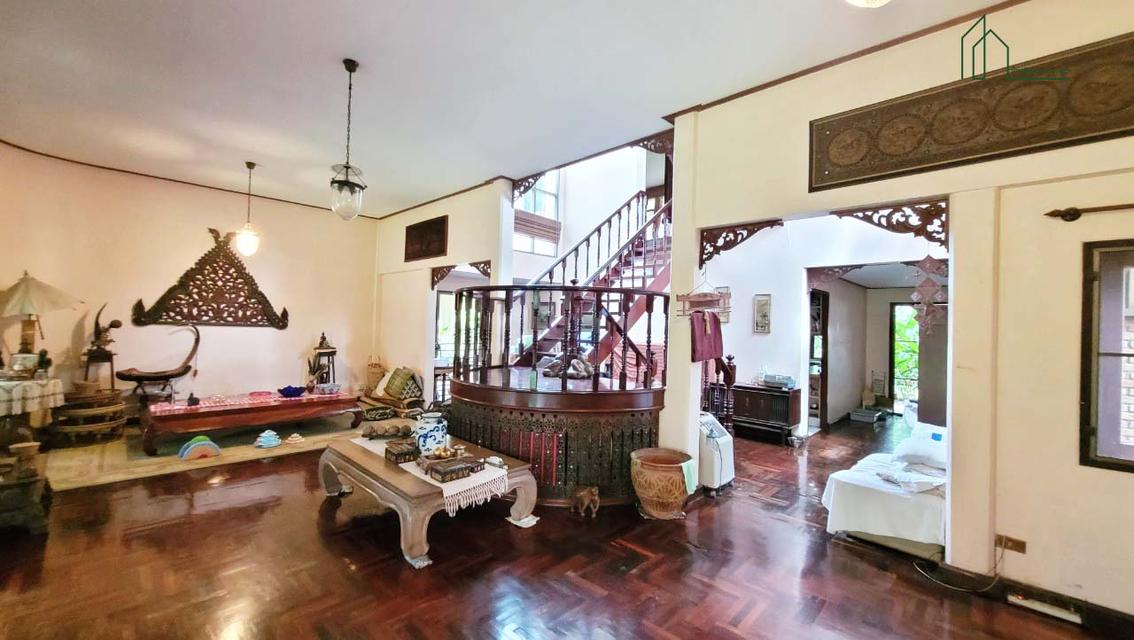บ้านเดี่ยว 2 ชั้นครึ่ง บนเนื้อที่ 288 ตรว. ซอยลาดพร้าว 101 วังทองหลาง บ้านสไตล์ฝรั่งเศส