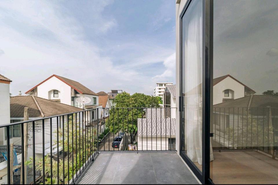 ขายบ้านหรูพร้อมสระว่ายน้ำและลิฟต์ส่วนตัว (Luxury Pool Residence) ตกแต่งครบ | สุขุมวิท 71 ใกล้เอกมัย–ทองหล่อ 20