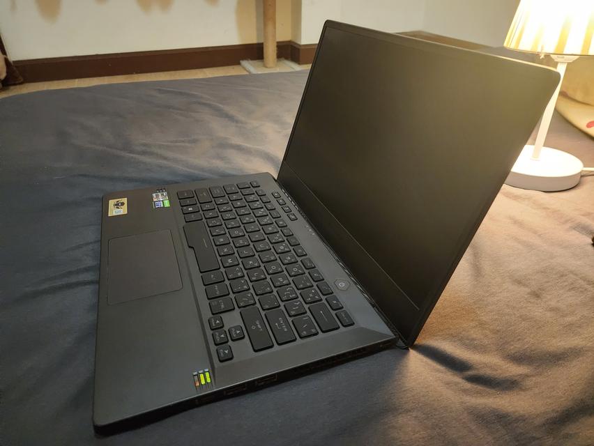 Asus Rog Zephyrus G14 4