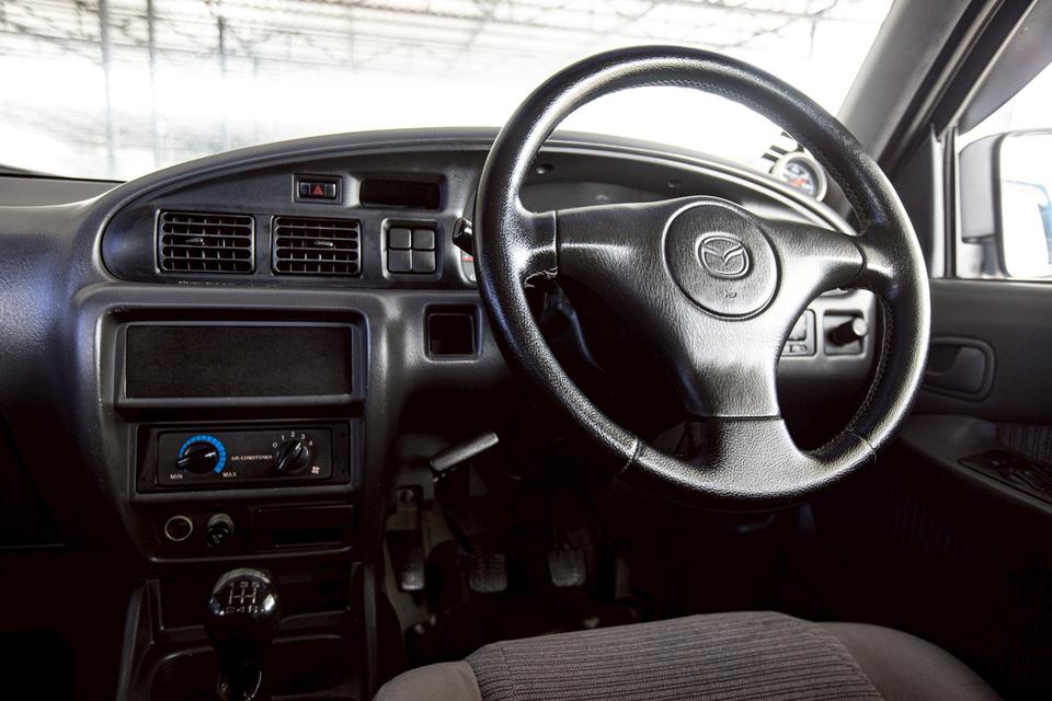 MAZDA Fighter 2.5 ดีเซล 4 ประตู ปี 2001 สีฟ้า สวยสภาพดี 14