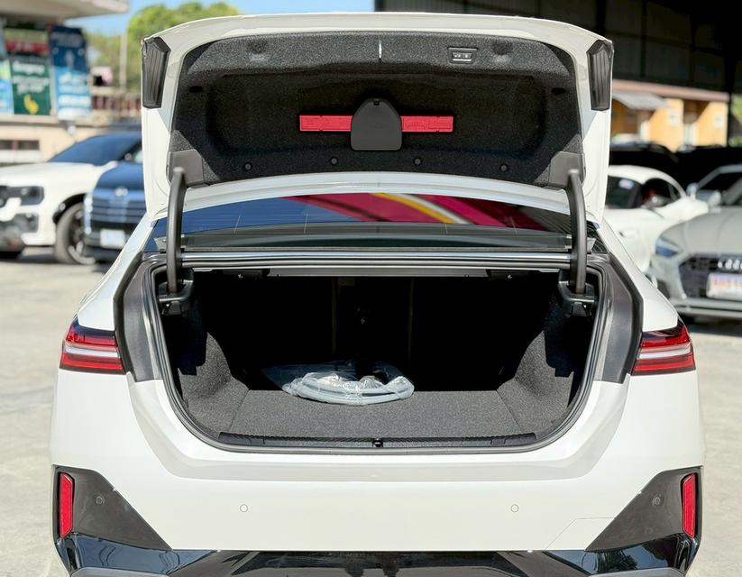 ปี 2023 BMW i5, eDrive40 M SPORT โฉม G60 ปี23-ปัจจุบัน สีขาว รถไฟฟ้า100% รูปที่ 17