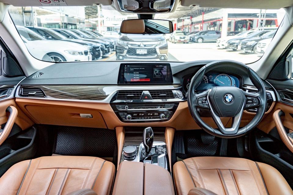 BMW 5Series G30 520d Luxury 2017 รูปที่ 10