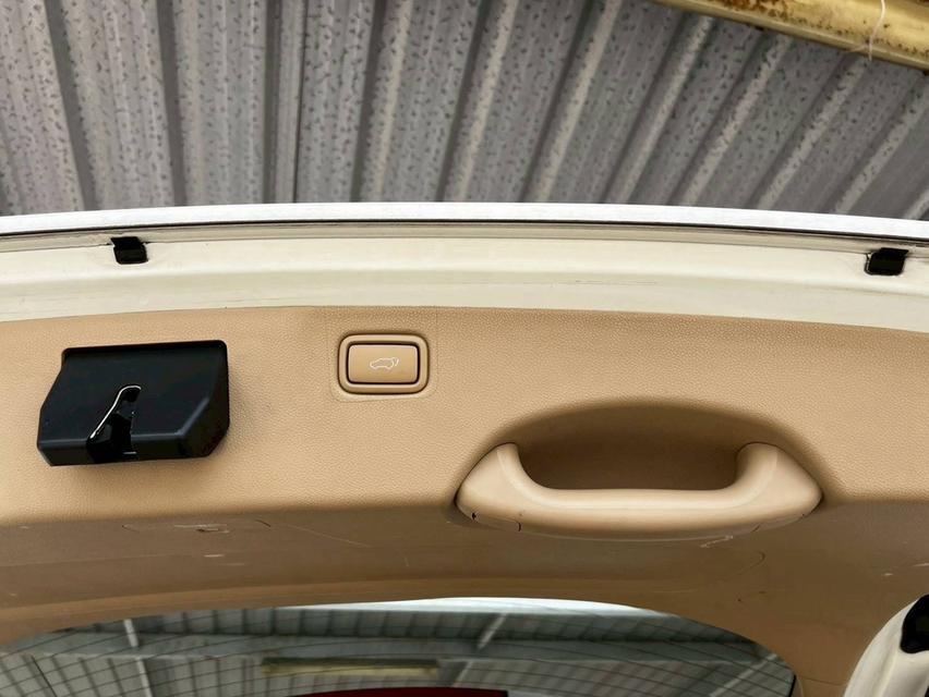Kia Grand Canival 2.2EX (11ที่นั่ง) ปี 2015 จด 2017 สีขาว รูปที่ 14