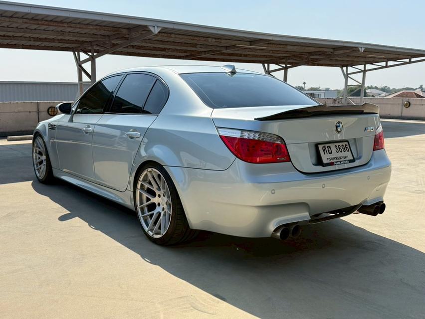 BMW M5 5.0i "Sunroof" (E60)5.0L V10 SMG āļĢāļđāļāļāļĩāđ 8