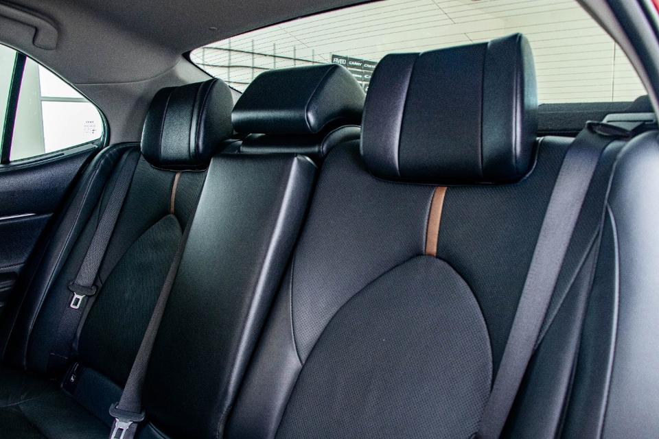 TOYOTA CAMRY 2.5 HEV PREMIUM LUXURYเกียร์ AT ปี 2022 สีแดงเลข​ไมล์  123,981 กมราคา 959,000 บาทโทร 0929699899 6B407 รูปที่ 16