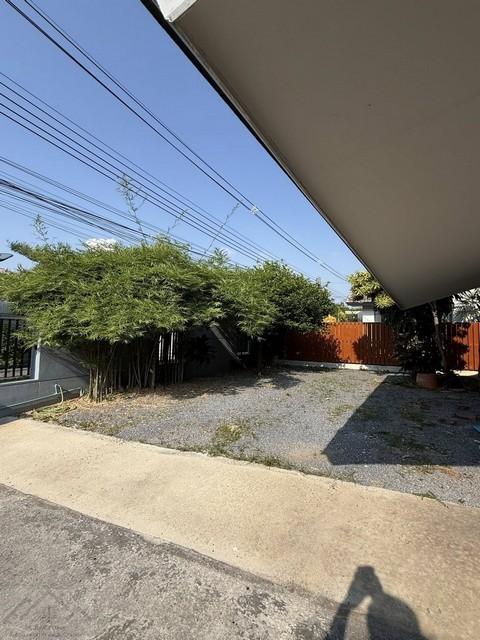 ให้เช่าบ้านเดี่ยว 5 ห้องนอน ซอยรัชดาภิเษก 32 บ้านสไตล์คอนกรีตผสมไม้ เงียบสงบ เป็นส่วนตัวสูง เดินทางสะดวก รัชดา ลาดพร้าว พระราม 9 4