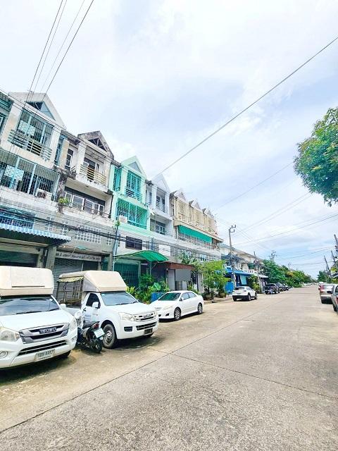 เทคนิคมีนบุรี 1.5 กม. MRTมีนพัฒนา 500ม.ให้เช่าทาวน์เฮาส์ 3ชั้น รามคำแหง 171-182 21 ตร.วา.220ตร.ม.3 นอน 3 น้ำ ตลาดน้ำขวัญ