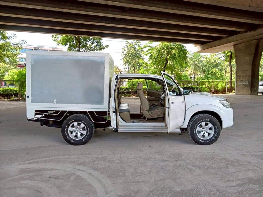 ขายรถ Toyota Vigo 2.5E CAB ตู้ทึบ ปี 2014 สีขาว เกียร์ธรรมดา 8