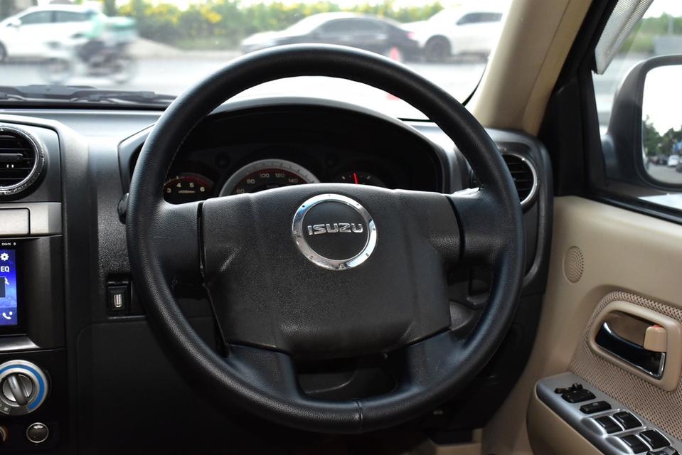 รหัสรถ PB9713 ISUZU DMAX 2.5 TITANUM HILANDER สี่ประตู ดีเซล ปี2011  9