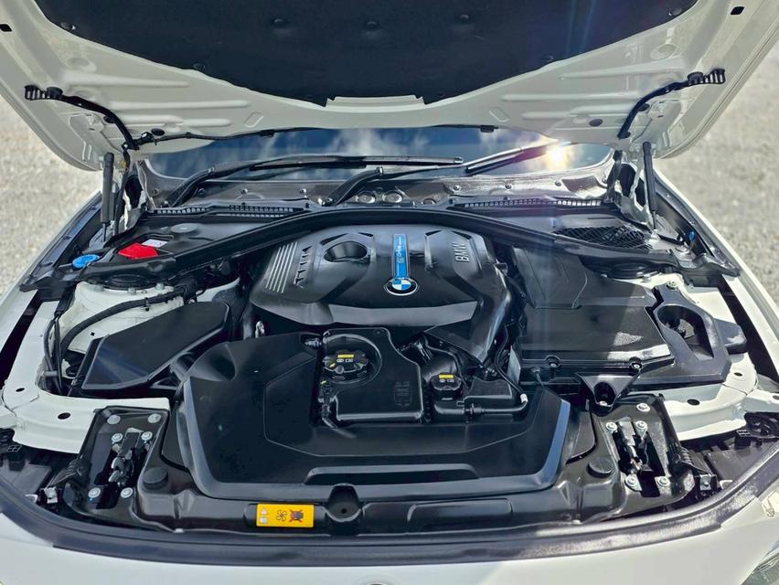 รหัสรถ NC3588 ✳️ 330e Plug-In HYBRID Iconic [F30] " LCI " 9