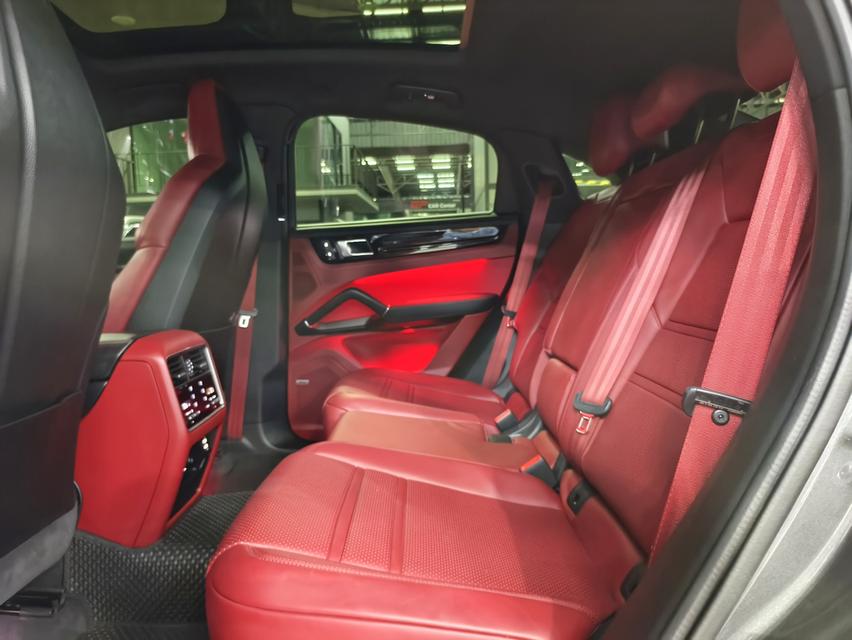 Porsche Cayenne E-Hybrid Coupe 2022 11