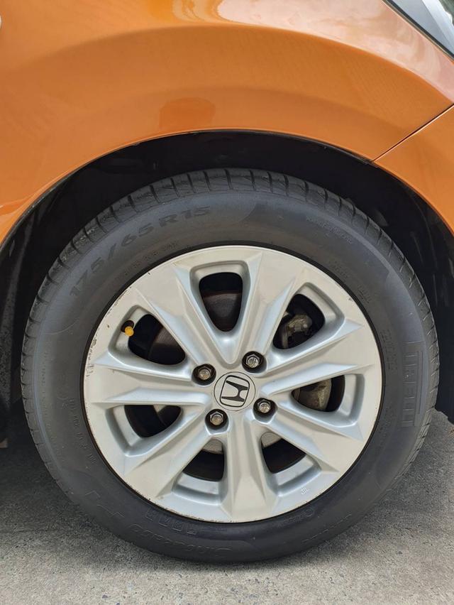 Honda Jazz 1.5V(AS) ปี 2012 สีส้ม รถมือ 1 วิ่งน้อย 13
