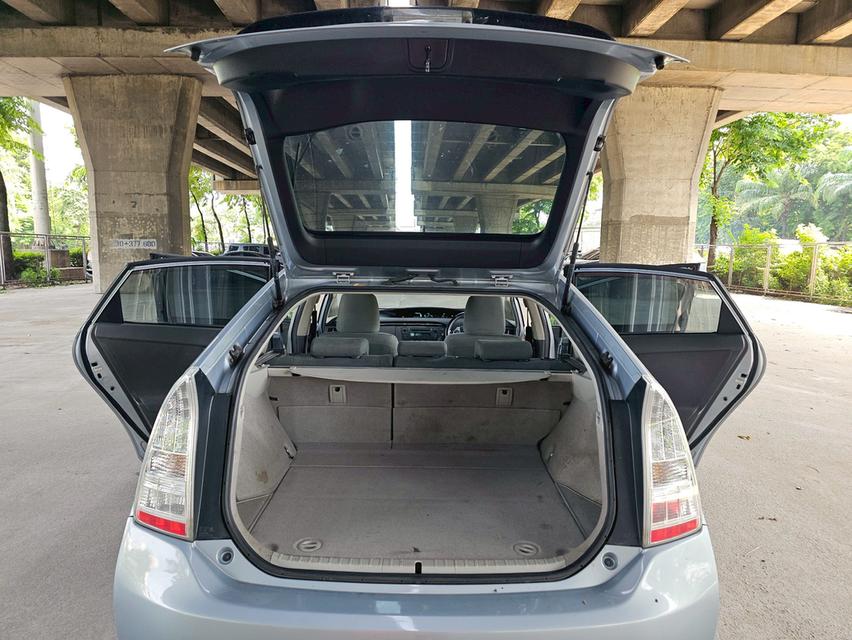 Toyota Prius Year 2012 (Hybrid) 11