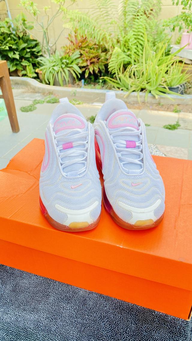 Nike ไนกี้ รองเท้าผ้าใบ สำหรับผู้หญิง  OL- W Air Max 720 AR9293-103 (6400) 12