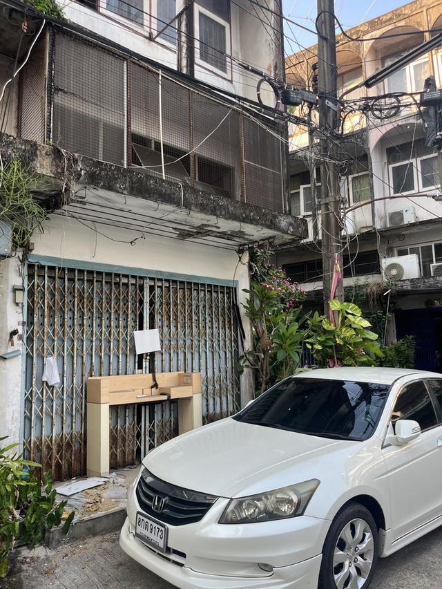 อาคารพาณิชย์ห้องหัวมุมย่านสะพานใหม่ ราคา1.9้ล้านบาท เจ้าของใจดี นัดชมได้ค่ะ 1